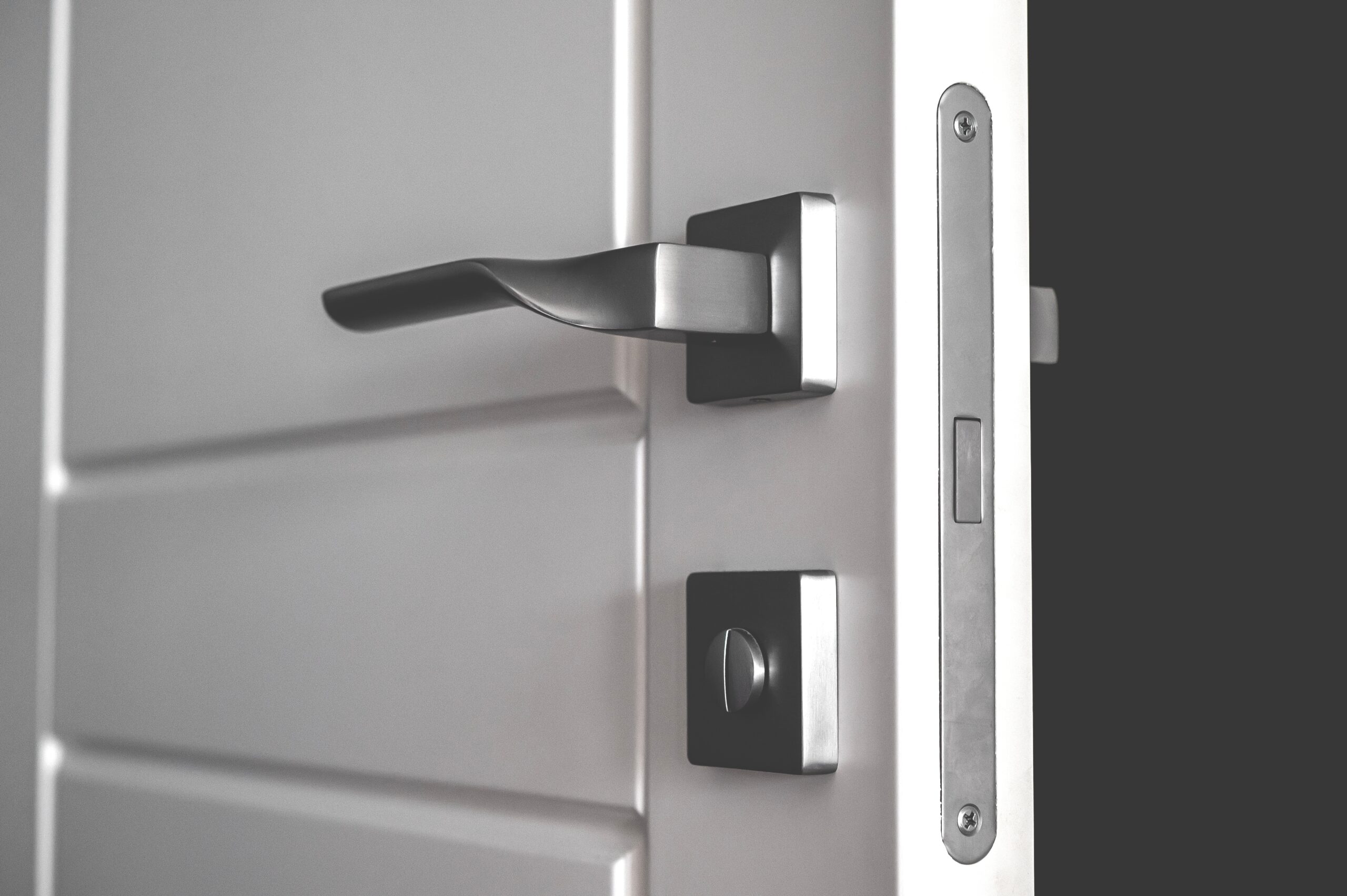 White,Wooden,Door,With,Magnetic,Lock.,Mortise,Lock White,Wooden,Door,With,Magnetic,Lock.,Mortise,Lock